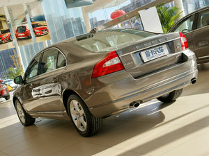 2011款2.0T 两驱智尊版 整体外观