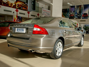 2011款2.0T 两驱智尊版 整体外观