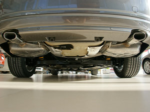 2011款2.0T 两驱智尊版 排气管