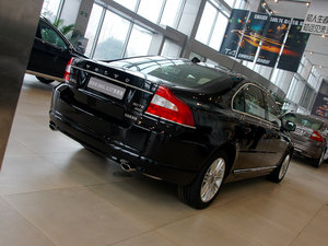 2011款3.0T T6 四驱智雅版 整体外观