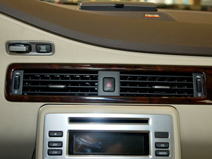 2011款3.0T T6 四驱智雅版 空调出风口