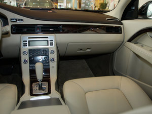 2011款3.0T T6 四驱智雅版 中控区
