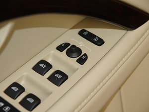 2011款3.0T T6 四驱智雅版 中控区