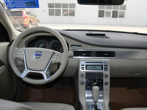 2011款2.0T 两驱智雅版 中控区