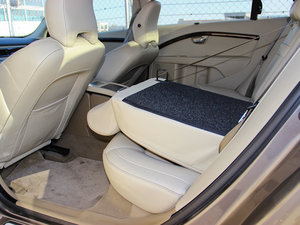 2012款3.0T T6 四驱智雅版 后排座椅放倒