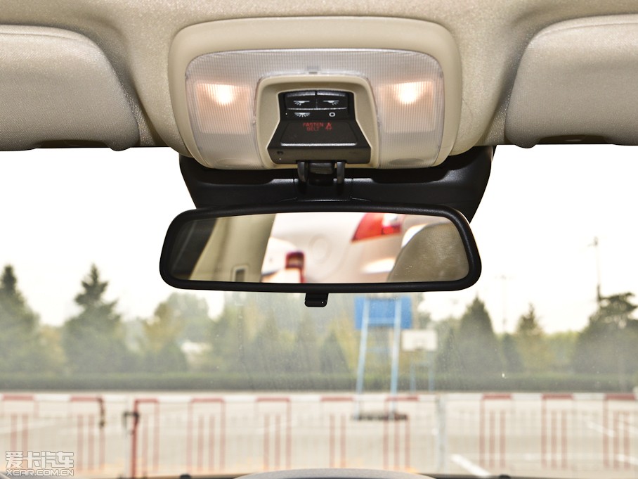 2014���֠���S80L 2.0T T5 ���Ű�