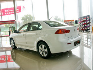 2010款1.8L CVT致尚豪华版 整体外观