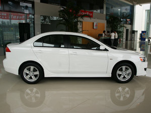 2010款1.8L CVT致尚豪华版 整体外观