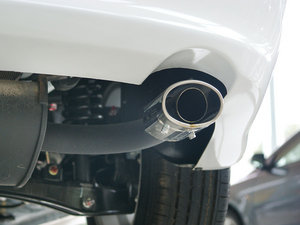 2010款1.8L CVT致尚豪华版 排气管