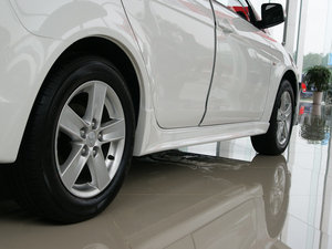 2010款1.8L CVT致尚豪华版 细节外观