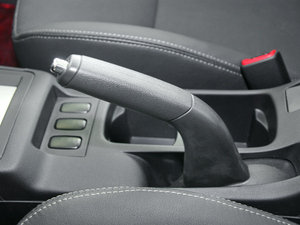 2010款1.8L CVT致尚豪华版 驻车制动器