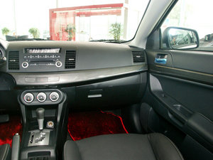 2010款1.8L CVT致尚豪华版 中控区