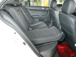 2010款1.8L CVT致尚豪华版 空间座椅
