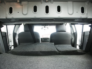 2010款1.8L CVT致尚豪华版 空间座椅