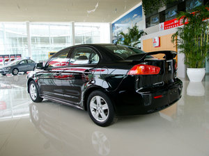 2010款2.0L CVT运动旗舰版 整体外观
