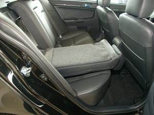 2010款2.0L CVT运动旗舰版 空间座椅