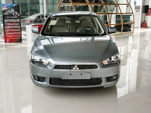 2010款1.8L CVT时尚豪华版 整体外观