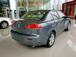 2010款1.8L CVT时尚豪华版 整体外观