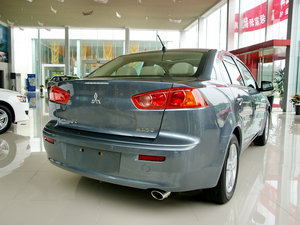 2010款1.8L CVT时尚豪华版 整体外观
