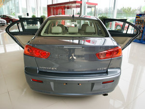 2010款1.8L CVT时尚豪华版 整体外观