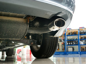 2010款1.8L CVT时尚豪华版 排气管
