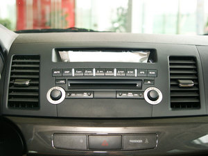 2010款1.8L CVT时尚豪华版 中控区