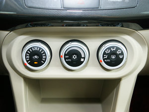 2010款1.8L CVT时尚豪华版 空调调节