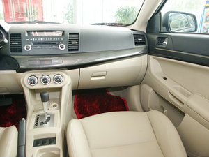 2010款1.8L CVT时尚豪华版 中控区