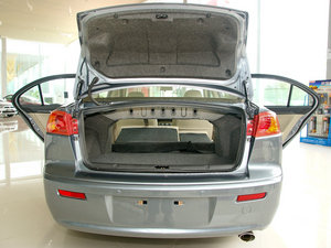 2010款1.8L CVT时尚豪华版 空间座椅