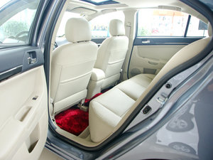 2010款1.8L CVT时尚豪华版 空间座椅