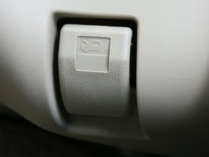 2010款1.8L CVT时尚豪华版 空间座椅
