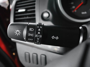 2010款1.8L MT致尚豪华版 中控区
