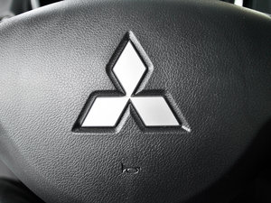 2010款1.8L MT致尚豪华版 中控区