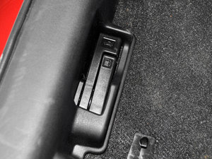 2010款1.8L MT致尚豪华版 空间座椅