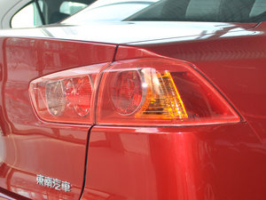 2010款1.8L MT致尚豪华版 细节外观