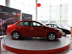 2010款1.8L MT时尚舒适版 正侧（左）