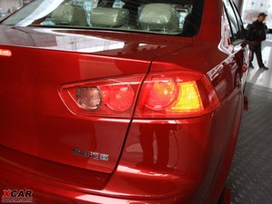 2010款1.8L MT时尚舒适版 尾灯