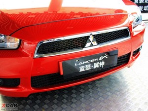 2010款1.8L MT时尚舒适版 中网
