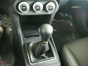 2010款2.0L MT运动豪华版 中控区
