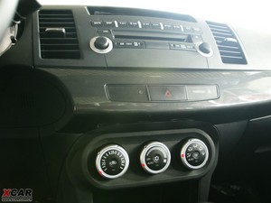 2010款2.0L MT运动豪华版 中控区