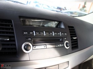 2010款1.8L MT时尚舒适版 中控区