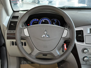 2009款2.4L 尊贵升级版 方向盘