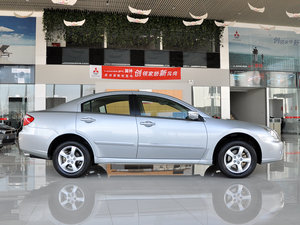 2009款2.4L 尊贵升级版 整体外观