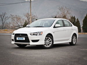 2011款2.0L 手动致炫版舒适型 左前45度