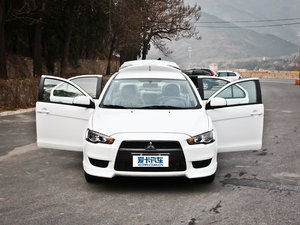 2011款2.0L 手动致炫版舒适型 车门全开