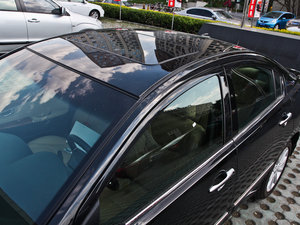 2012款2.0L 铭仕版 车顶