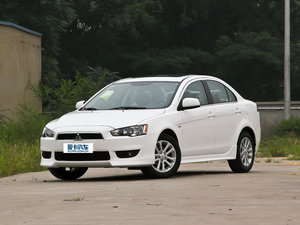 2012款1.8L 手动致尚版豪华型 左前45度
