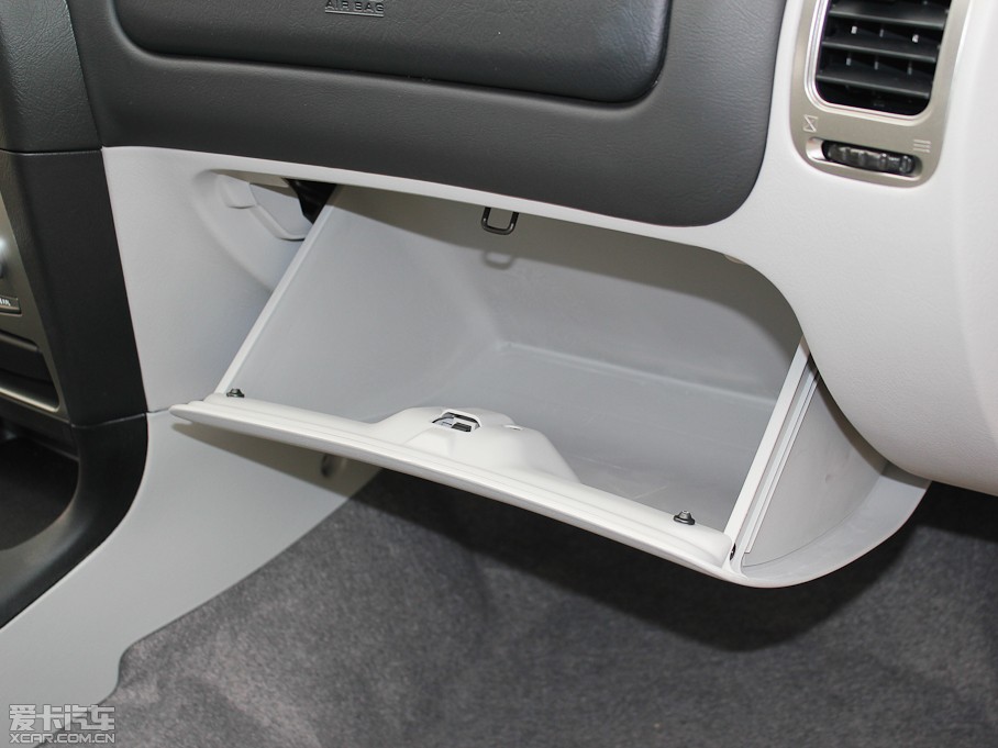 2012�������{ɪ 1.6L SEi �ք����m��