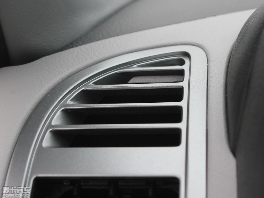 2012�������{ɪ 1.6L SEi �ք����m��