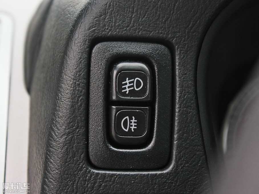 2012�������{(l��n)ɪ 1.6L SEi �ք����m��
